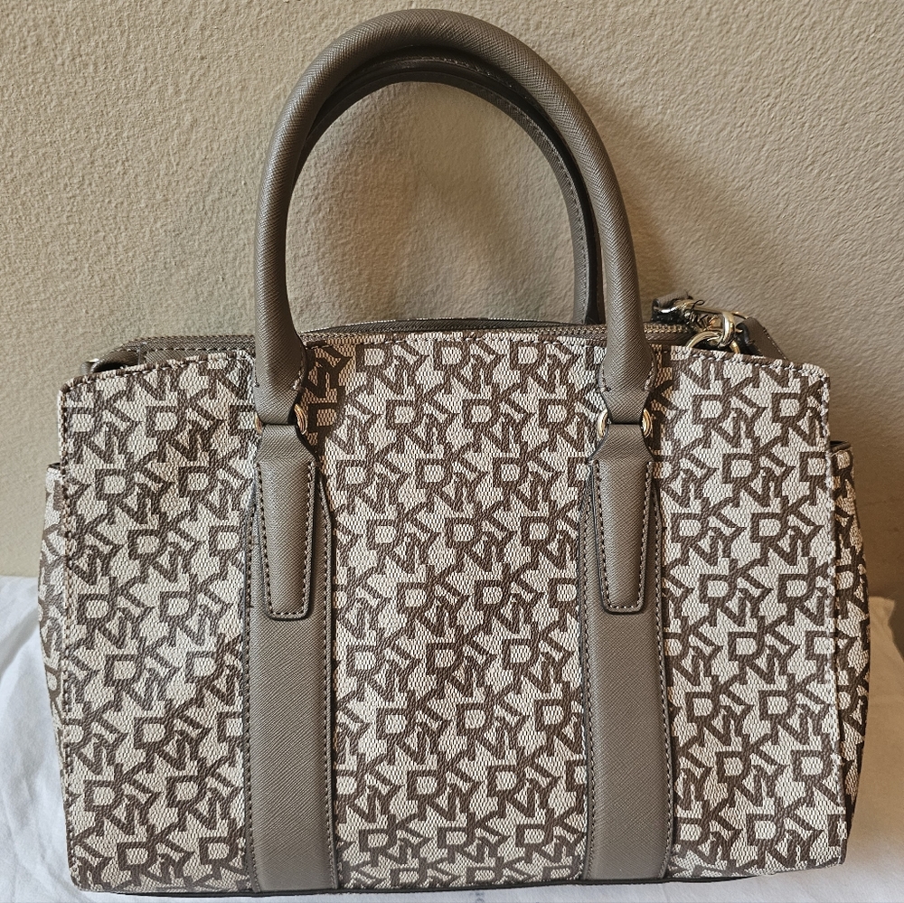 DKNY crossbody bag - Picture 9 of 9
